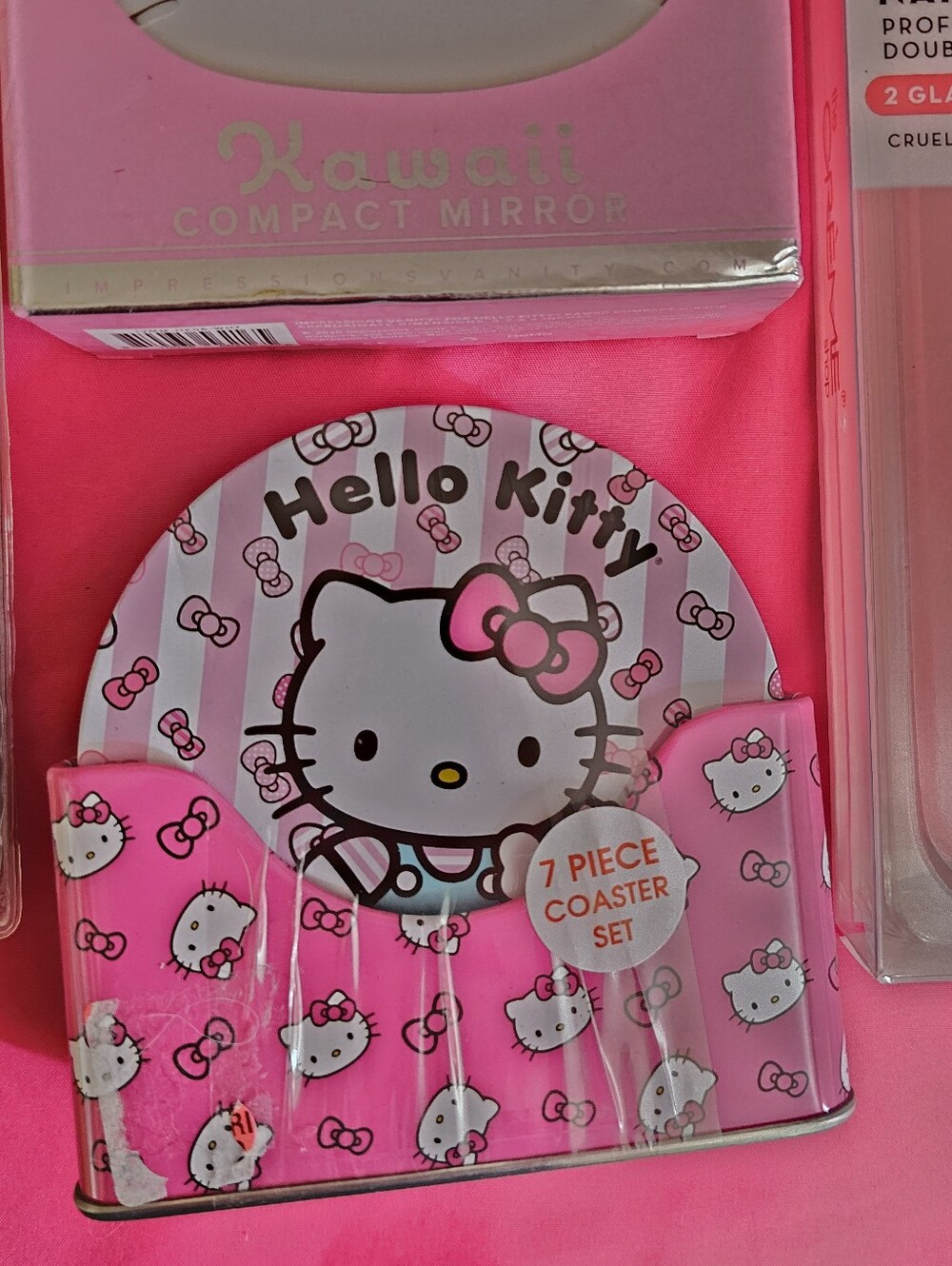 Hello Kitty Stuff - Picture 5 of 8